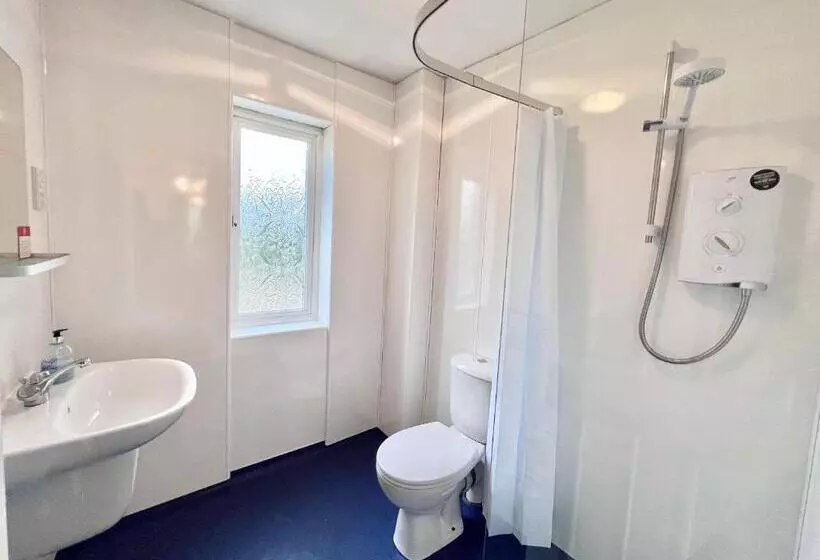 پانسیون Roost Hill Guest House   Free Parking