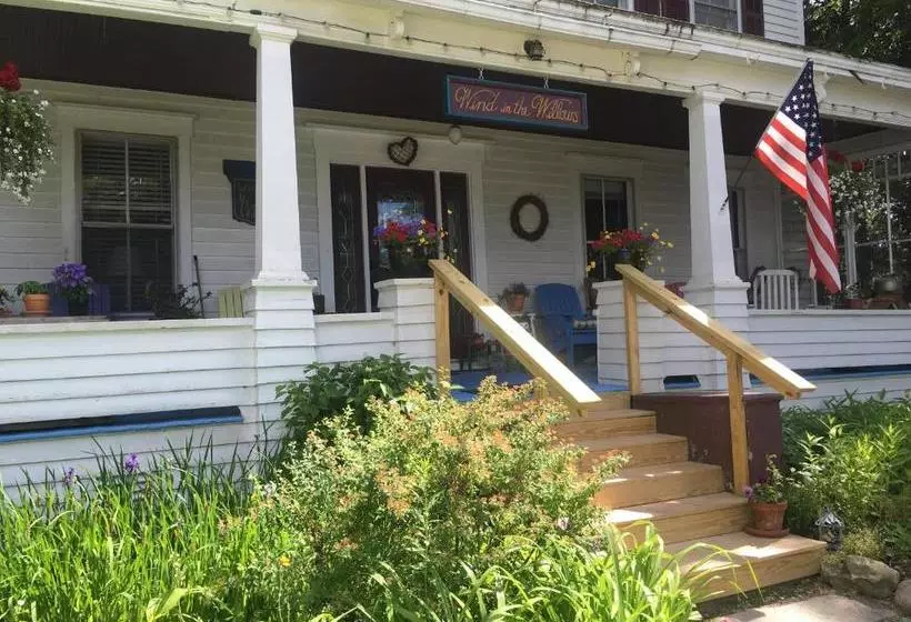 Majatalo Wind In The Willows Overnight