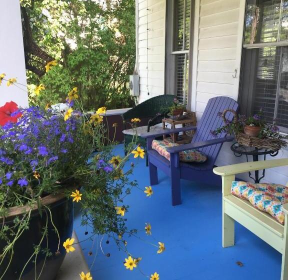 פנסיון Wind In The Willows Overnight