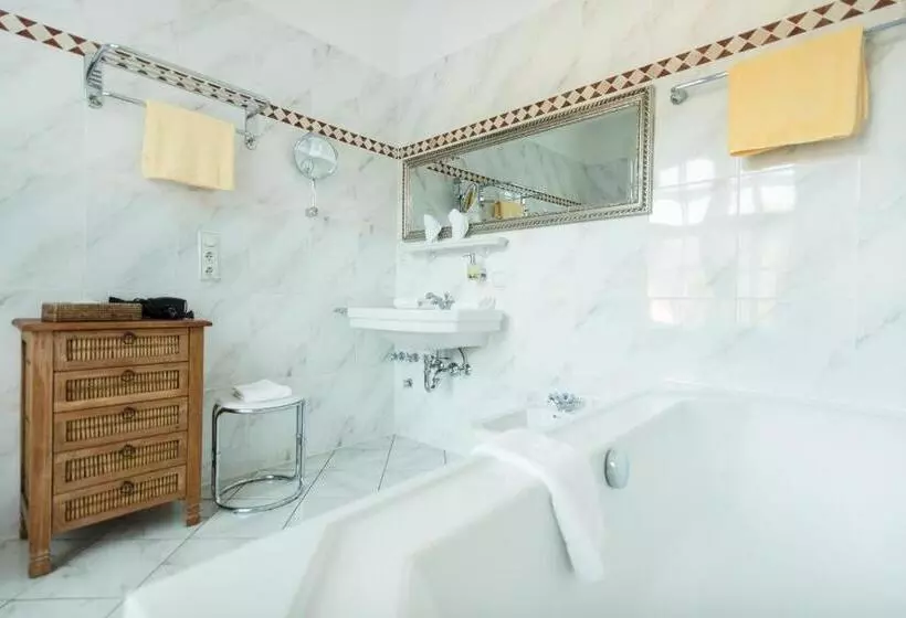 Schlossgut Oberambach Biohotel Und Vitalzentrum