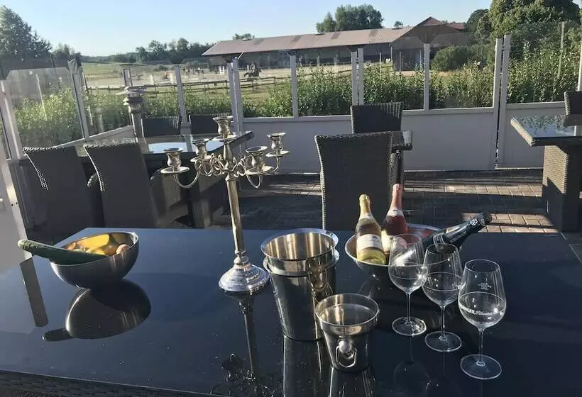 ホテル Alter Landsitz Sommerstorf