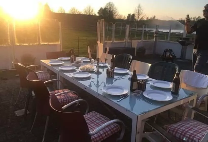 ホテル Alter Landsitz Sommerstorf