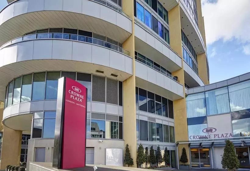 Отель Crowne Plaza London Battersea