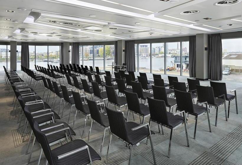 酒店 Crowne Plaza London  Battersea