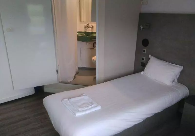 בית מלון כפרי Fast Le Mans