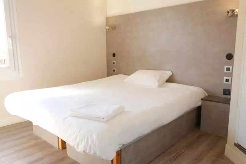 בית מלון כפרי Fast Le Mans