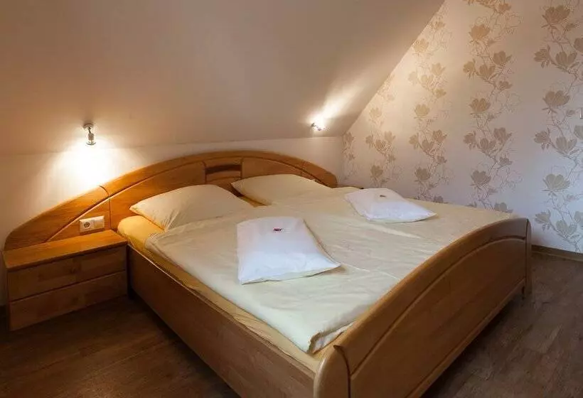 בית מלון כפרי Ferienresidenz Schlossblick