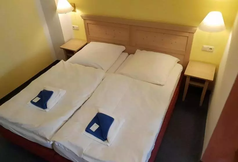 Отель Gasthaus Zum Schloßwirt