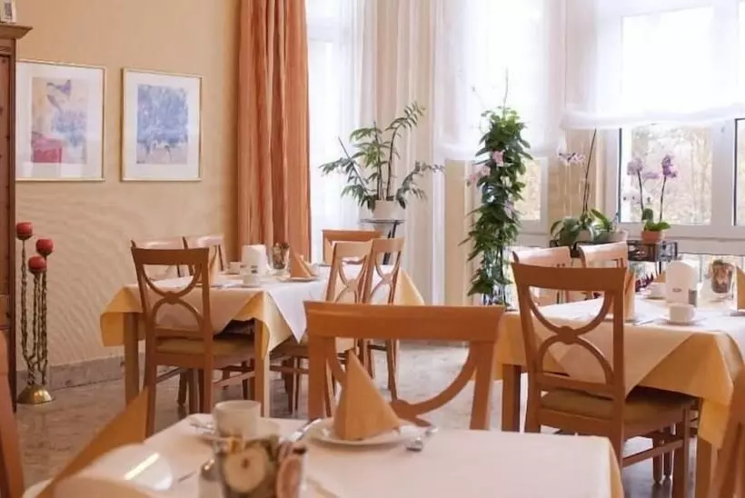 Отель Haus Am Park