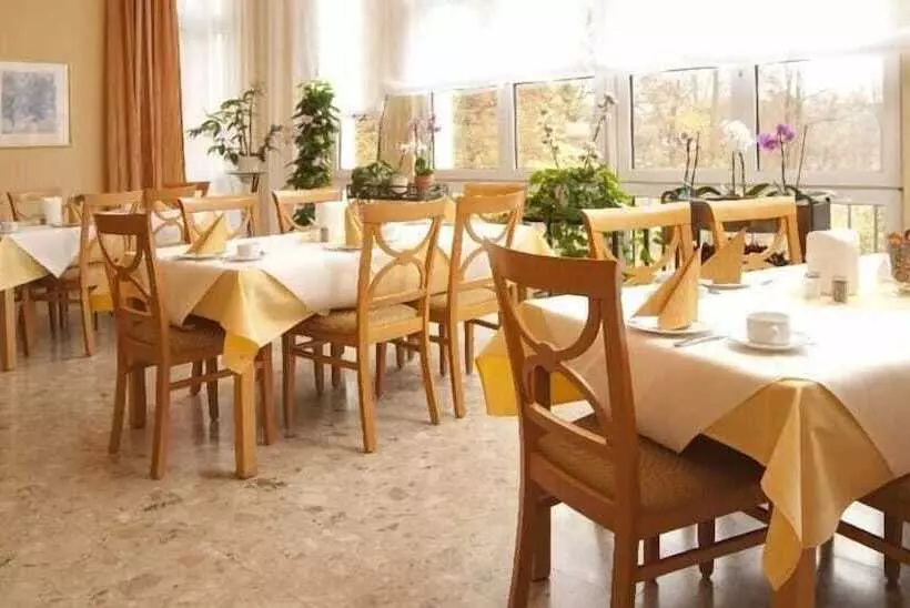 Отель Haus Am Park