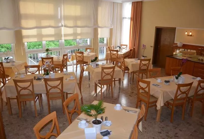 Отель Haus Am Park