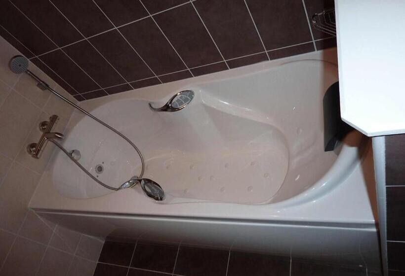 호텔 B Hôtel Olympia Bourges   Rénovation Terminée