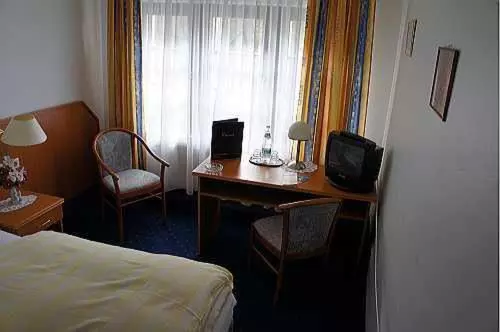 هتل Restaurant Zum Sänger An Der Ahr