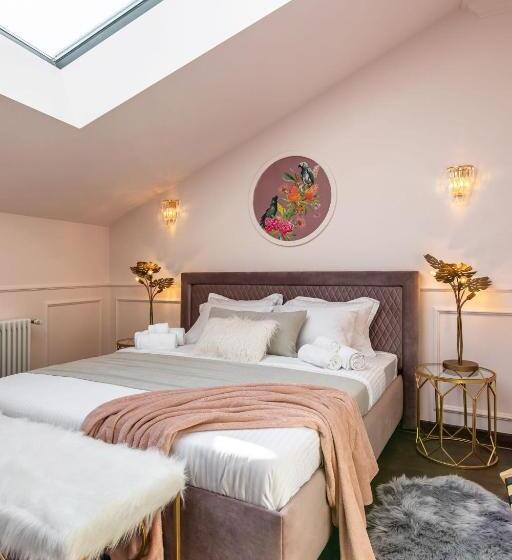 هاستل Holt Old Town Suites