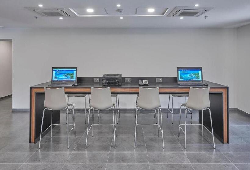 فندق City Express By Marriott Lagos De Moreno