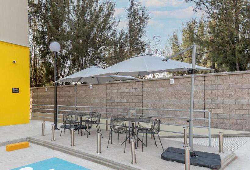 فندق City Express By Marriott Lagos De Moreno