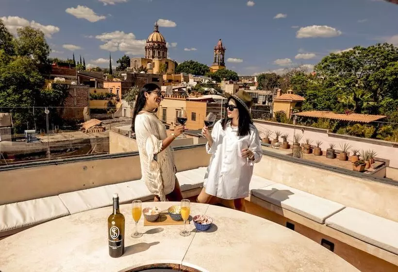 هتل El Recinto Luxury