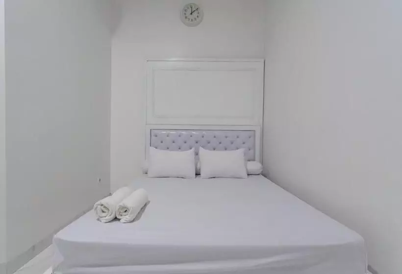 ホテル Family Homestay Syariah Cirebon Mitra Reddoorz