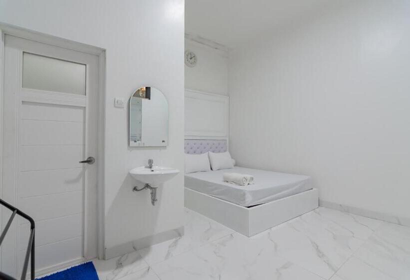 فندق Family Homestay Syariah Cirebon Mitra Reddoorz