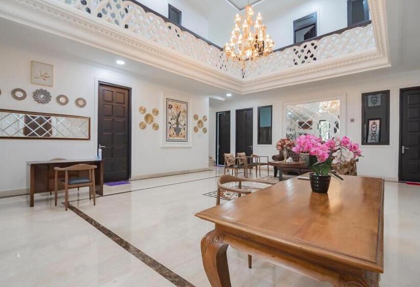 فندق Family Homestay Syariah Cirebon Mitra Reddoorz