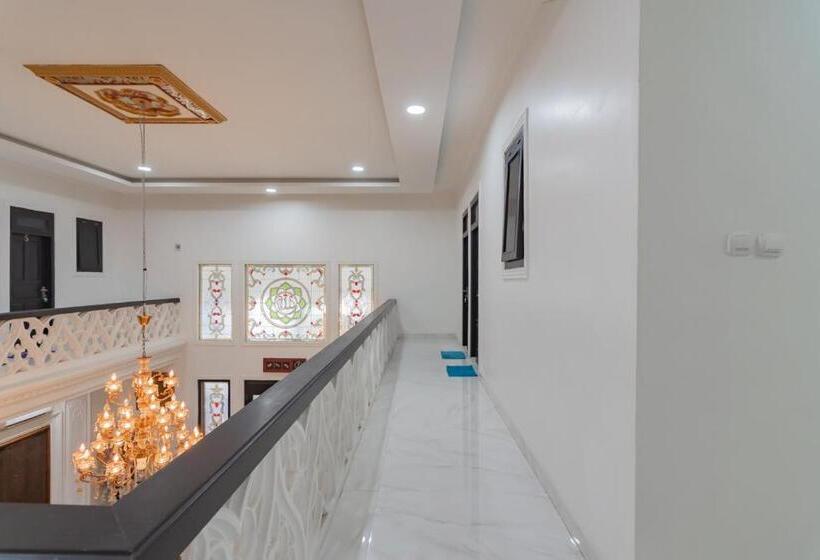 فندق Family Homestay Syariah Cirebon Mitra Reddoorz