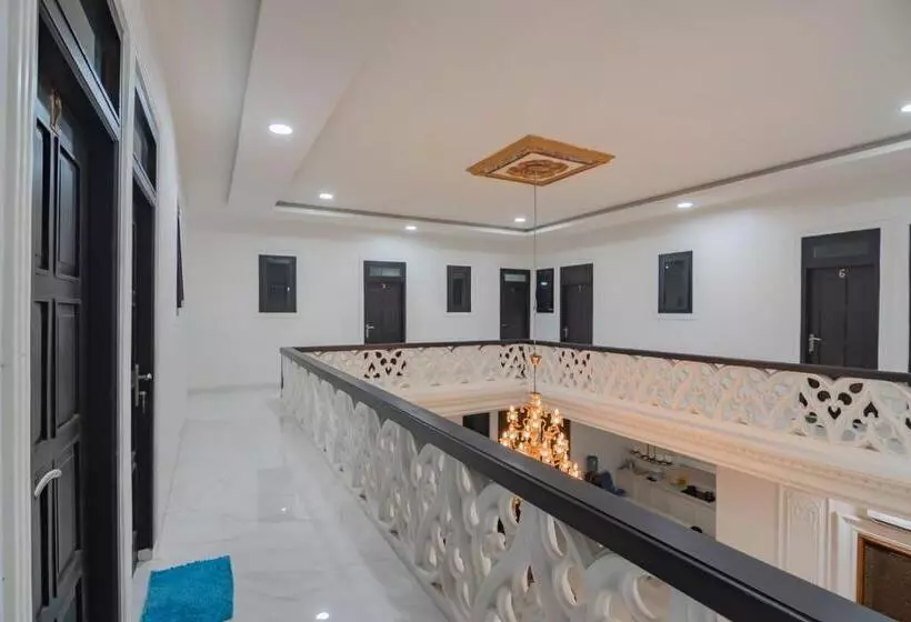 ホテル Family Homestay Syariah Cirebon Mitra Reddoorz