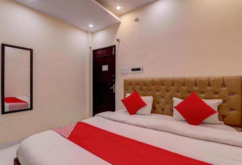 هتل Flagship 80874  Moon Palace