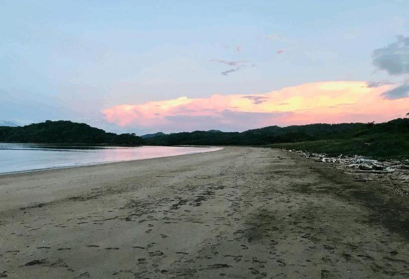 בית מלון כפרי Nandel Beach Resort