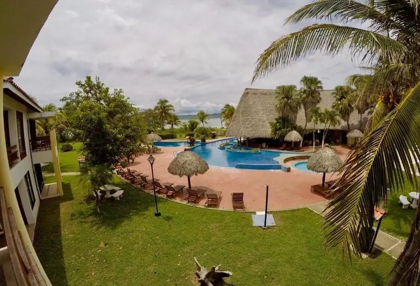 Hotelli Nandel Beach Resort