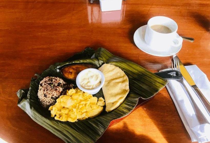 בית מלון כפרי Nandel Beach Resort