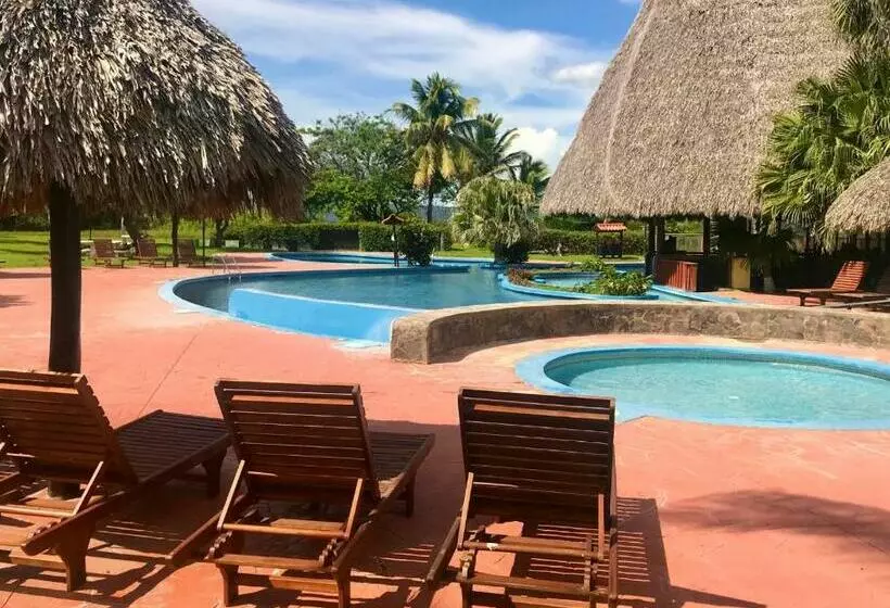 Hotelli Nandel Beach Resort