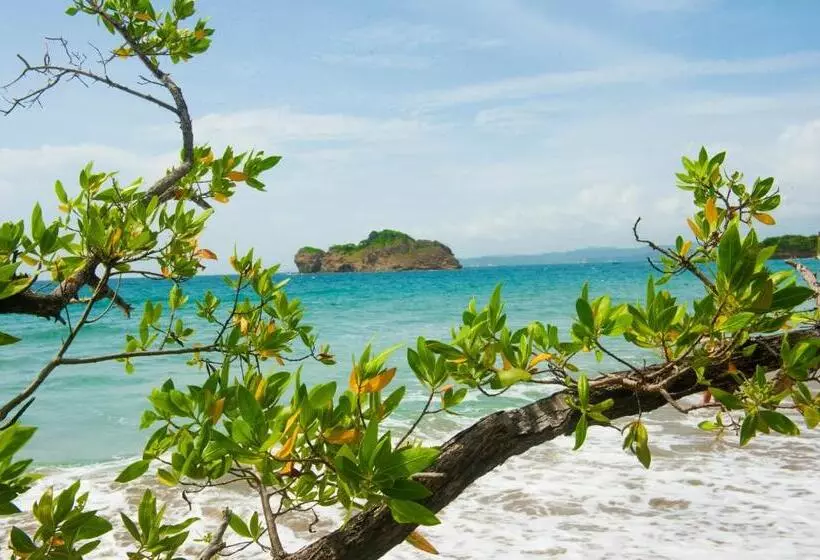 Hotelli Nandel Beach Resort