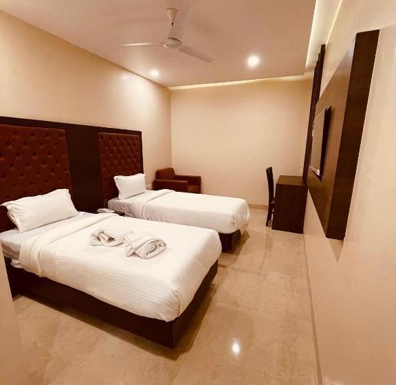 Hotel Fab New Radsson Suite