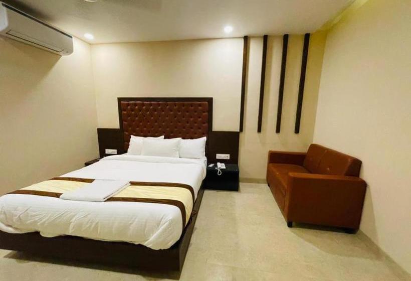 Hotel Fab New Radsson Suite