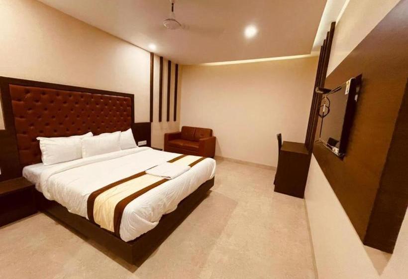 Hotel Fab New Radsson Suite