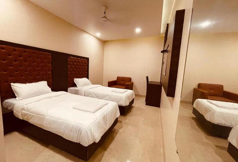 Hotel Fab New Radsson Suite