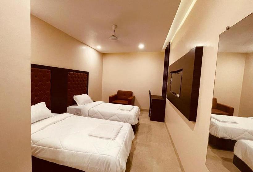 Hotel Fab New Radsson Suite