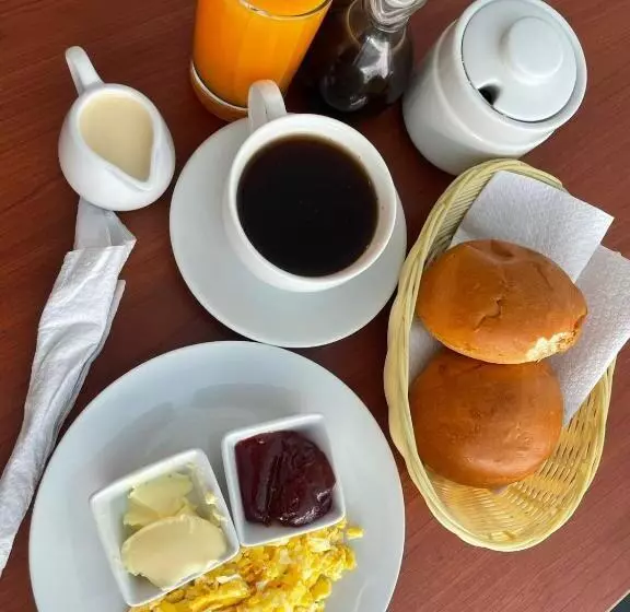 ホテル San Juan, Tarapoto