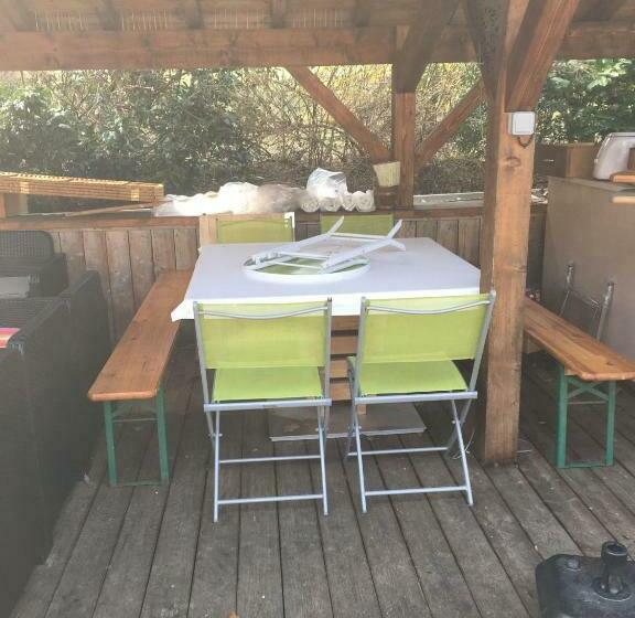 Пансион Room In Guest Room   Les Gets Room For 4 People