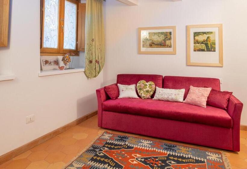 مبيت وإفطار Casa Flora