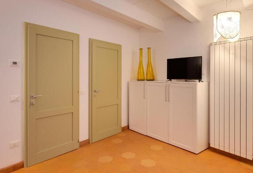 مبيت وإفطار Casa Flora