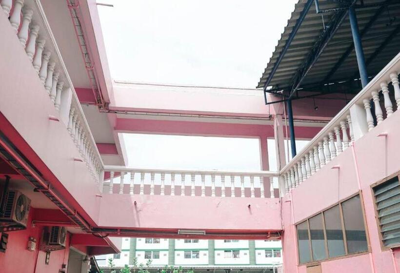 酒店 โรงแรม444