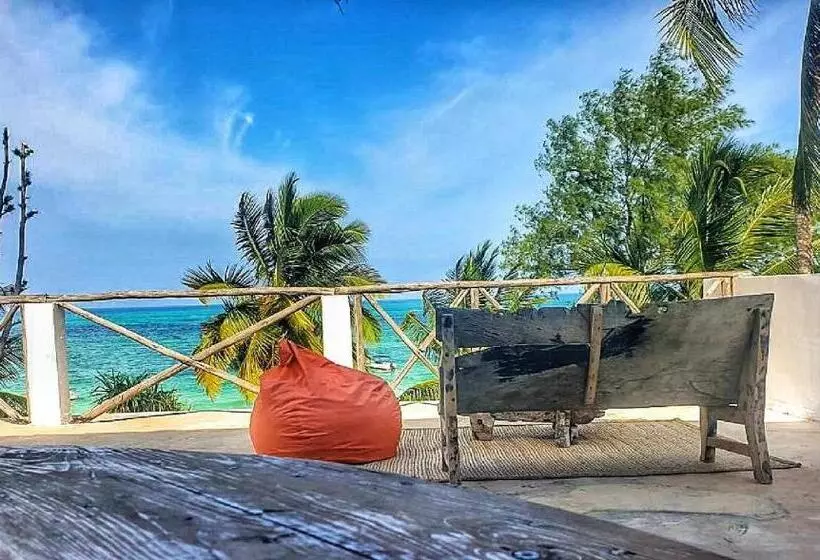 Hotelli Ayla Beach House