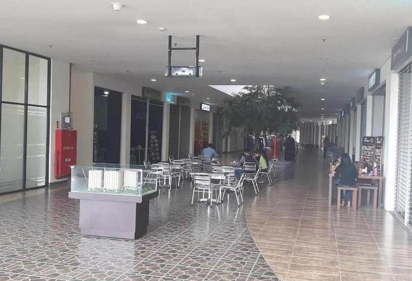 בית מלון כפרי Koolkost At Serpong Green View Tower A