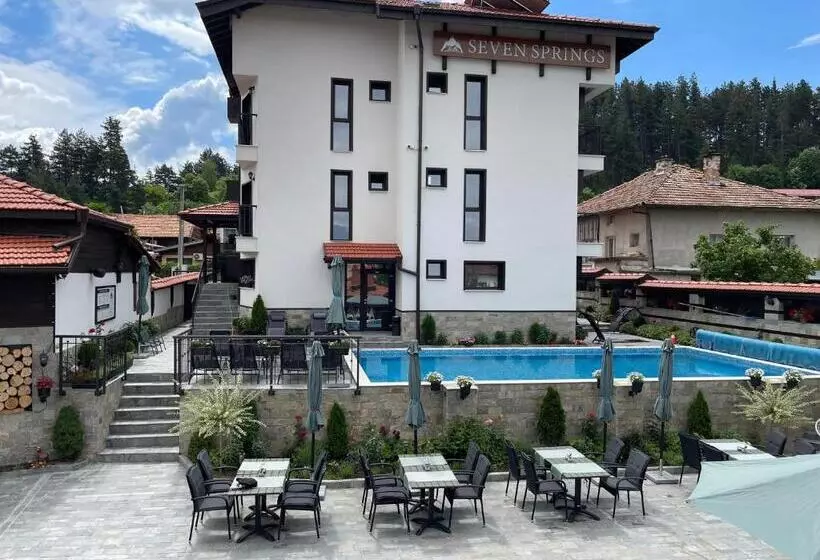 Hotelli Seven Springs