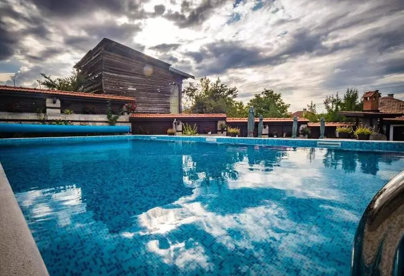 Hotelli Seven Springs