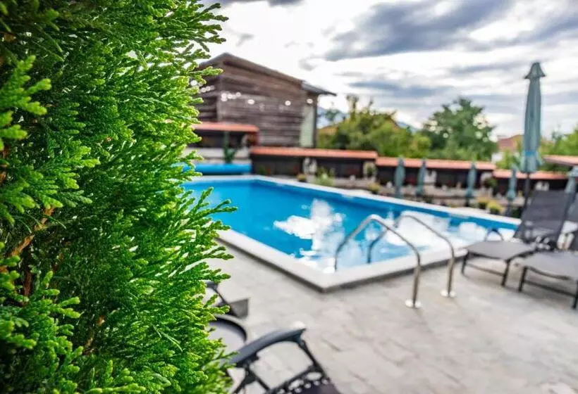 Hotelli Seven Springs