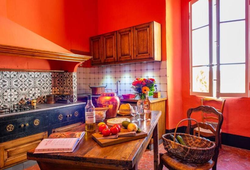 بنسيون Bastide Saint Estève