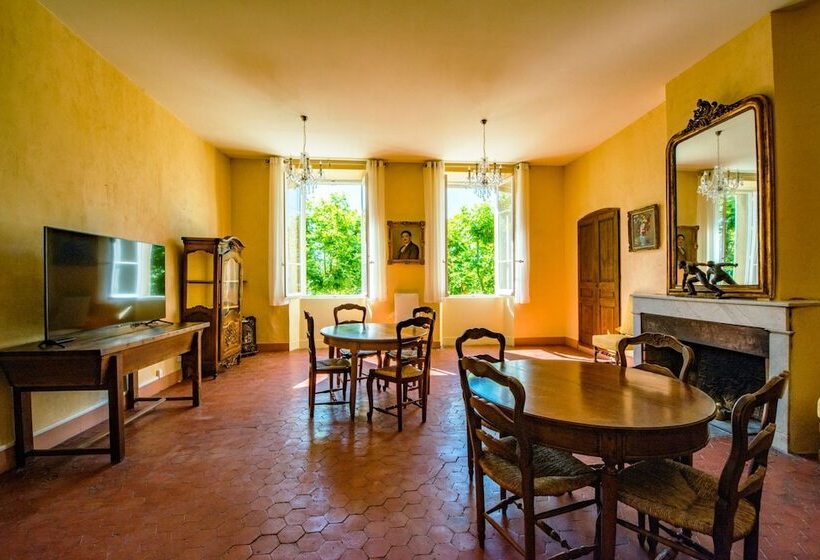 بنسيون Bastide Saint Estève