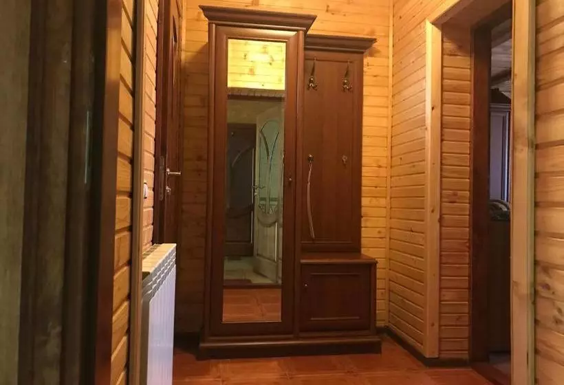 Aamiaismajoitus (B&B) Elf Cottage